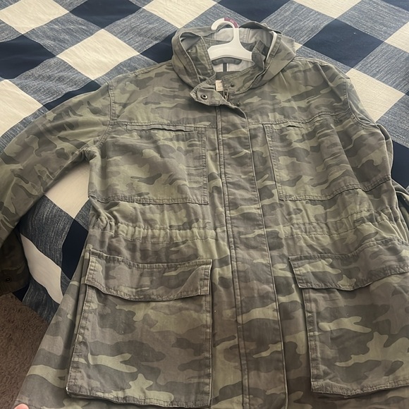 Universal Thread Camo Jacket - Picture 2 of 5